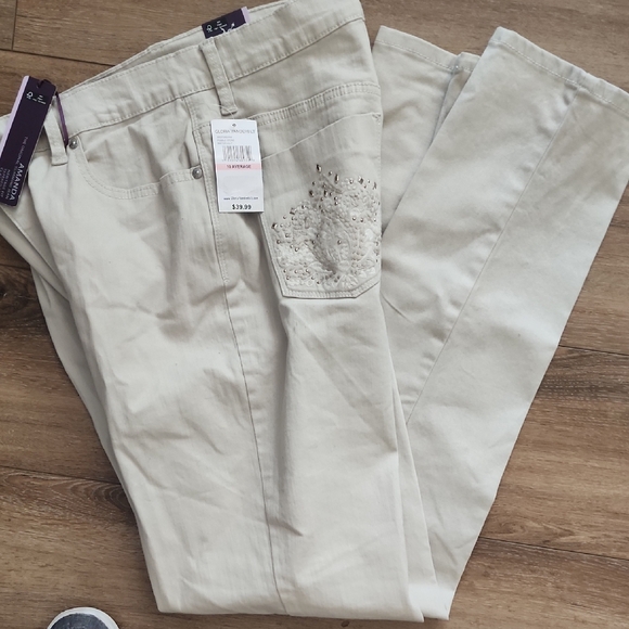Gloria Vanderbilt Denim - Gloria Vanderbilt NEW Beige Embroidered Amanda Jeans